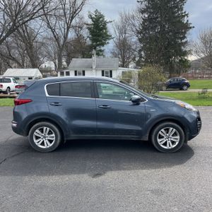 KIA SPORTAGE LX - 10