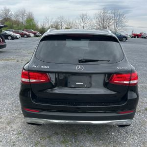 MERCEDES-BENZ GLC - 7