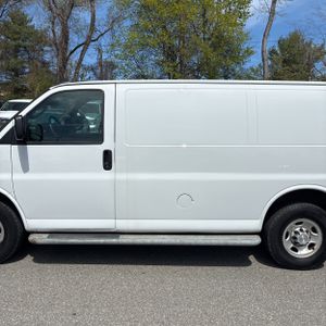 CHEVROLET EXPRESS 2500 - 4