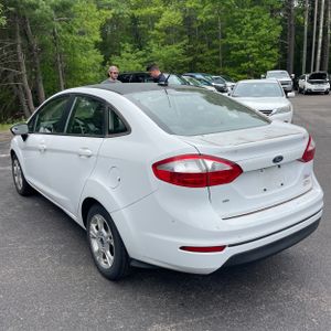 FORD FIESTA SE - 5