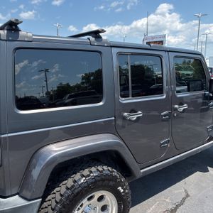 صورة 9 لـ 2017 JEEP WRANGLER UNLIMITED SAHARA