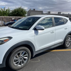 HYUNDAI TUCSON SE - 2