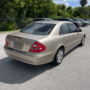 MERCEDES-BENZ E-CLASS - 8