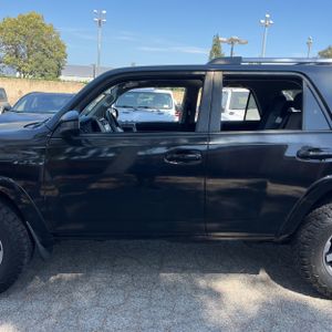 صورة 3 لـ 2020 Toyota 4RUNNER SR5