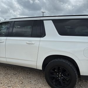 CHEVROLET SUBURBAN Z71 - 6