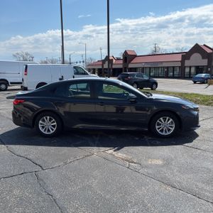 TOYOTA CAMRY LE - 10