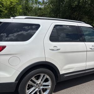 FORD EXPLORER XLT - 8