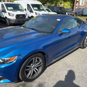 FORD MUSTANG ECOBOOST PREMIUM - 2