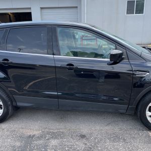FORD ESCAPE SE - 9
