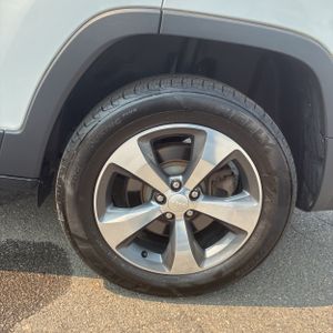 صورة مصغرة 18 لـ 2019 JEEP CHEROKEE LIMITED