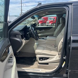 صورة مصغرة 32 لـ 2020 Cadillac ESCALADE ESV LUXURY