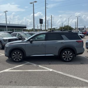 2026 Nissan PATHFINDER PLATINUM — фото 3