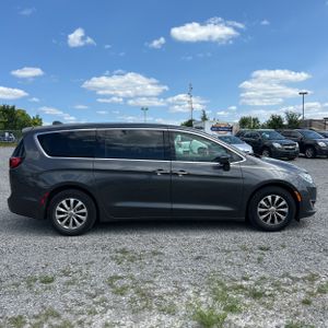 2019 Chrysler PACIFICA TOURING PLUS — фото 10