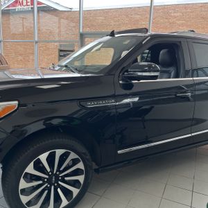 LINCOLN NAVIGATOR RESERVE - 2