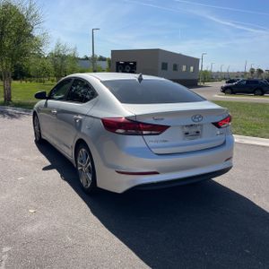 HYUNDAI ELANTRA LIMITED - 5