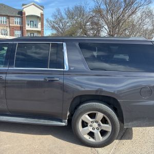 CHEVROLET SUBURBAN LT - 6