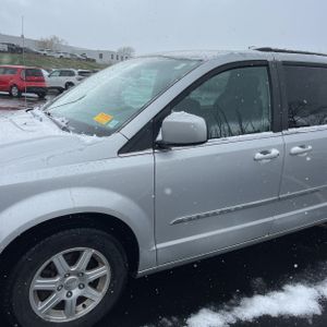 CHRYSLER TOWN & COUNTRY TOURING - 2