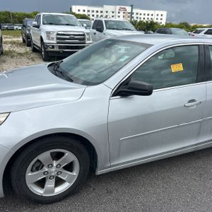 صورة 2 لـ 2015 Chevrolet MALIBU LT