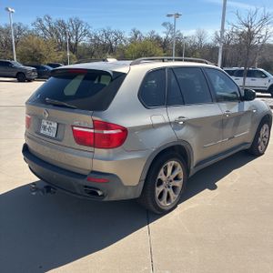 BMW X5 4.8I - 8