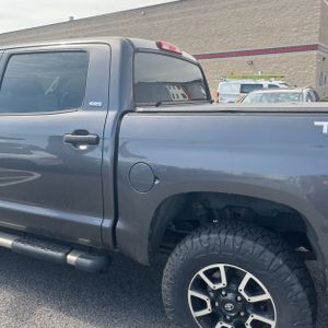 TOYOTA TUNDRA - 5