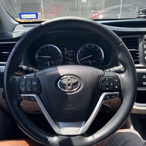 صورة مصغرة 64 لـ 2017 Toyota HIGHLANDER XLE