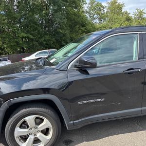 صورة 2 لـ 2019 JEEP COMPASS LATITUDE