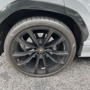 2020 Lamborghini URUS BASE 缩略图 19