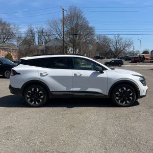 KIA SPORTAGE X-LINE - 10