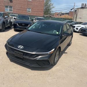 HYUNDAI ELANTRA SE - 1