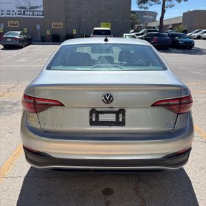 VOLKSWAGEN JETTA SE - 7