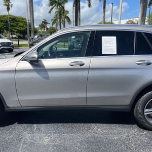 MERCEDES-BENZ GLC - 4