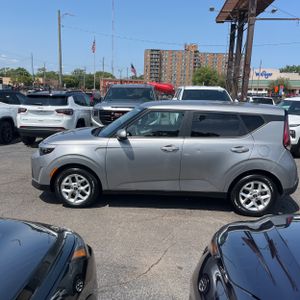 صورة 3 لـ 2023 KIA SOUL LX