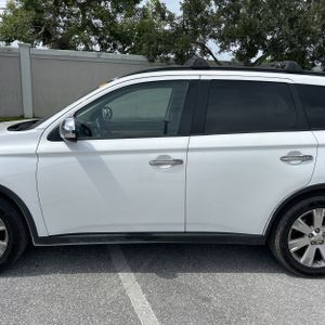 2015 Mitsubishi OUTLANDER SE — фото 4