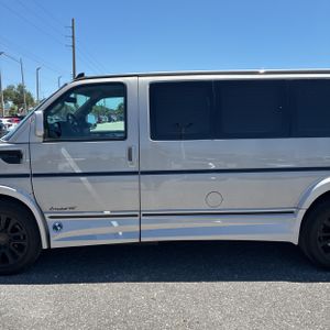 CHEVROLET EXPRESS 2500 - 4