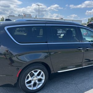 2020 Chrysler PACIFICA LIMITED — фото 9