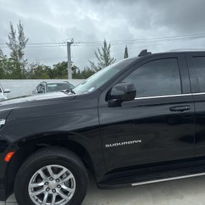 CHEVROLET SUBURBAN LT - 2