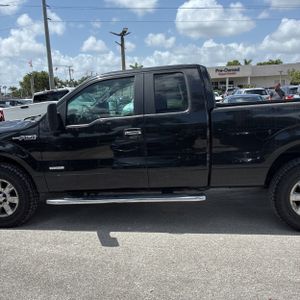 2014 FORD F-150 XLT photo 4
