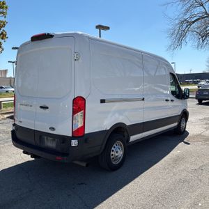 FORD TRANSIT 150 - 8