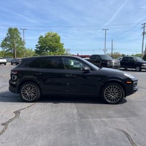 PORSCHE CAYENNE - 10