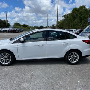 FORD FOCUS SE - 3