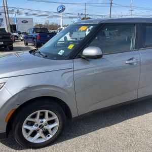 KIA SOUL LX - 2