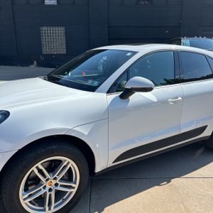 صورة 2 لـ 2018 Porsche MACAN BASE