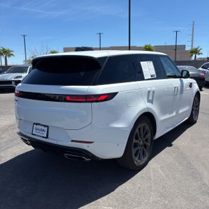 صورة 7 لـ 2024 LAND Rover RANGE ROVER SPORT P400 DYNAMIC SE