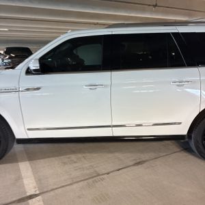 2023 Lincoln NAVIGATOR L RESERVE — фото 4