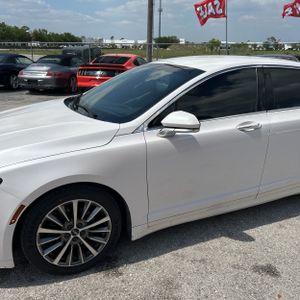 LINCOLN MKZ PREMIERE - 2