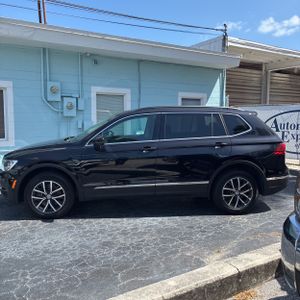 VOLKSWAGEN TIGUAN SE - 3