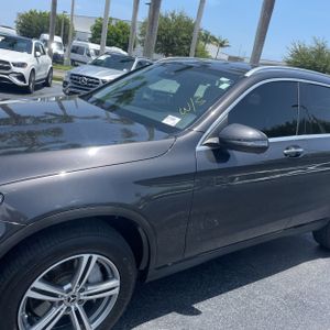 2022 Mercedes-BENZ GLC photo 2