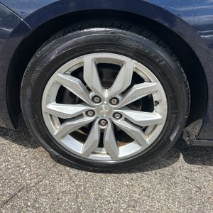 2017 Chevrolet IMPALA LT — миниатюра 17