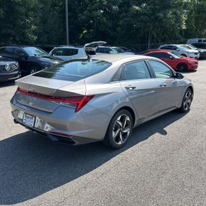 2023 Hyundai ELANTRA LIMITED 照片 8