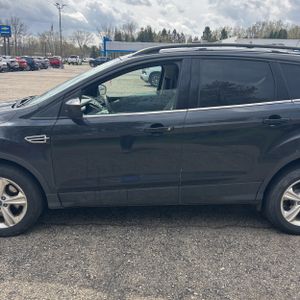 FORD ESCAPE SE - 4